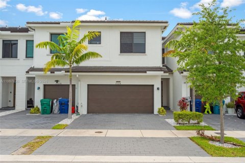 Townhouse in Homestead, Florida 4 bedrooms, 183.95 sq.m. № 2060390