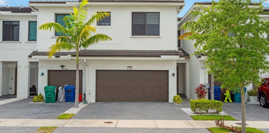 Townhouse in Homestead, Florida 4 bedrooms, 183.95 sq.m. № 2060390