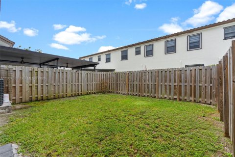 Townhouse in Homestead, Florida 4 bedrooms, 183.95 sq.m. № 2060390 - photo 29