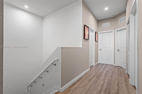 Townhouse in Homestead, Florida 4 bedrooms, 183.95 sq.m. № 2060390 - photo 18