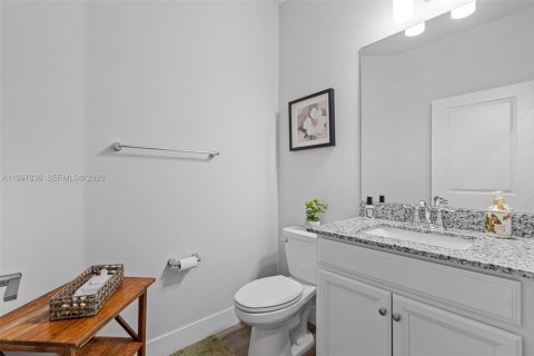 Townhouse in Homestead, Florida 4 bedrooms, 183.95 sq.m. № 2060390 - photo 16