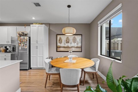 Townhouse in Homestead, Florida 4 bedrooms, 183.95 sq.m. № 2060390 - photo 9