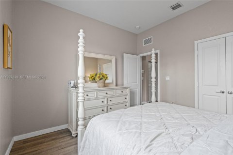 Townhouse in Homestead, Florida 4 bedrooms, 183.95 sq.m. № 2060390 - photo 25