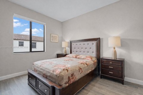 Townhouse in Homestead, Florida 4 bedrooms, 183.95 sq.m. № 2060390 - photo 28