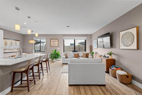 Townhouse in Homestead, Florida 4 bedrooms, 183.95 sq.m. № 2060390 - photo 5