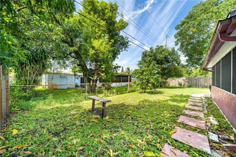 House in Lauderdale Lakes, Florida 3 bedrooms, 110.55 sq.m. № 2267568 - photo 4