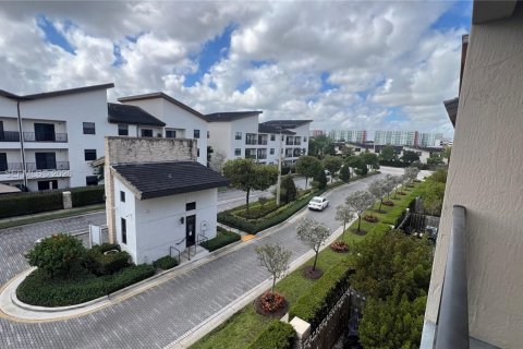 Condo in Doral, Florida, 2 bedrooms  № 2040466 - photo 27