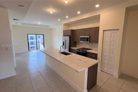 Condo in Doral, Florida, 2 bedrooms  № 2040466 - photo 20