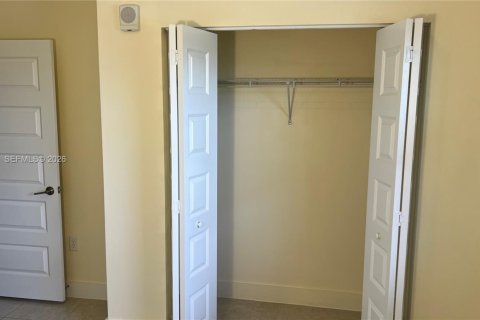 Condo in Doral, Florida, 2 bedrooms  № 2040466 - photo 23