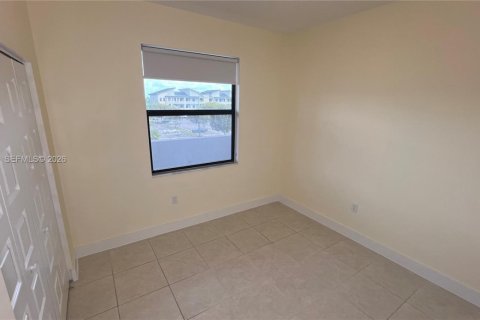 Condo in Doral, Florida, 2 bedrooms  № 2040466 - photo 16