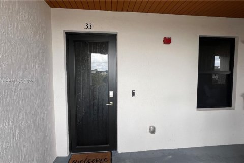 Condo in Doral, Florida, 2 bedrooms  № 2040466 - photo 4