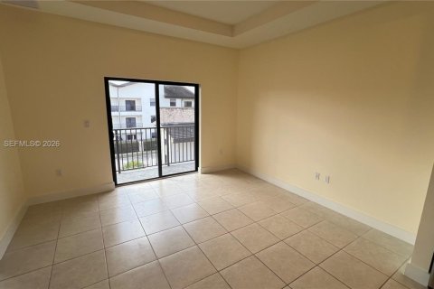 Condo in Doral, Florida, 2 bedrooms  № 2040466 - photo 15
