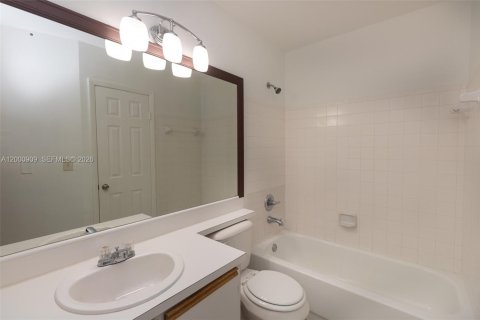 Снять в аренду кондоминиум в Хайалиа, Флорида 1 спальня, 72.65м2, № 2065097 - фото 17