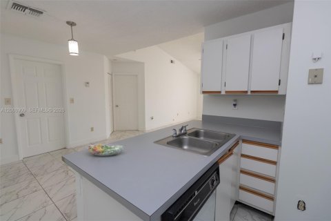 Снять в аренду кондоминиум в Хайалиа, Флорида 1 спальня, 72.65м2, № 2065097 - фото 10