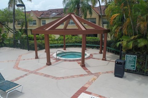 Снять в аренду кондоминиум в Хайалиа, Флорида 1 спальня, 72.65м2, № 2065097 - фото 26