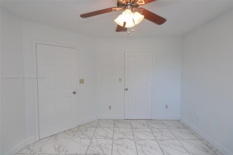 Снять в аренду кондоминиум в Хайалиа, Флорида 1 спальня, 72.65м2, № 2065097 - фото 13