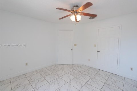 Снять в аренду кондоминиум в Хайалиа, Флорида 1 спальня, 72.65м2, № 2065097 - фото 11