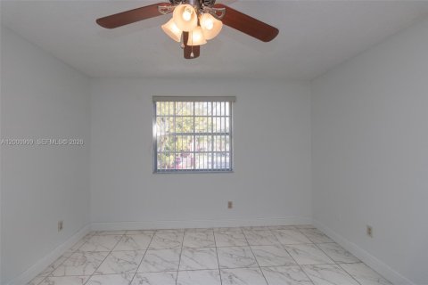 Снять в аренду кондоминиум в Хайалиа, Флорида 1 спальня, 72.65м2, № 2065097 - фото 16