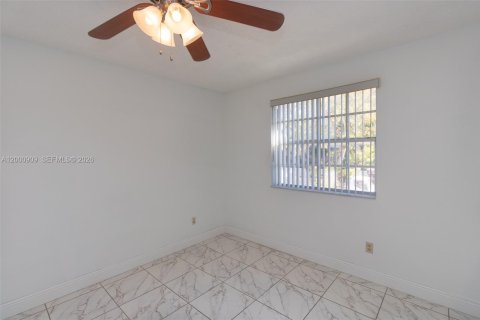 Снять в аренду кондоминиум в Хайалиа, Флорида 1 спальня, 72.65м2, № 2065097 - фото 12