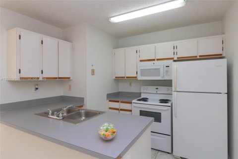 Снять в аренду кондоминиум в Хайалиа, Флорида 1 спальня, 72.65м2, № 2065097 - фото 5