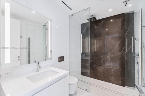 Copropriété à vendre à Miami, Floride: 3 chambres, 216.28 m2 № 1863225 - photo 16