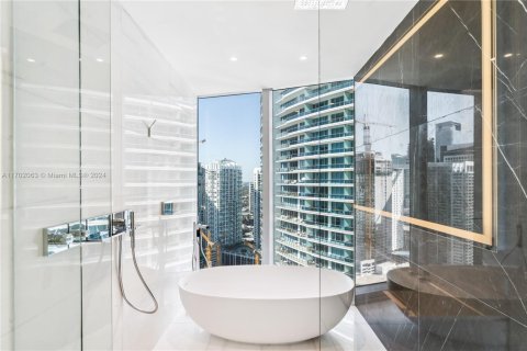 Copropriété à vendre à Miami, Floride: 3 chambres, 216.28 m2 № 1863225 - photo 11