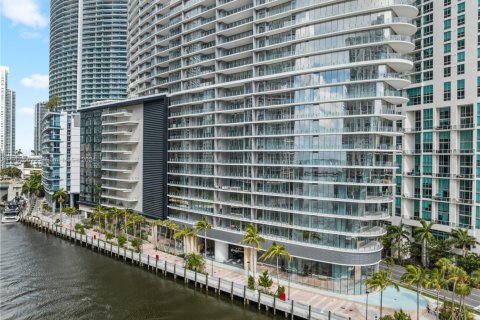 Copropriété à vendre à Miami, Floride: 3 chambres, 216.28 m2 № 1863225 - photo 26