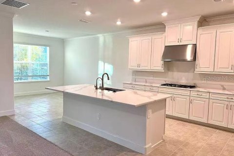House in Apopka, Florida 5 bedrooms, 355.35 sq.m. № 1869256 - photo 8