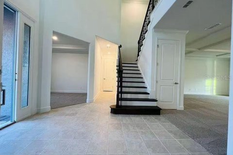 House in Apopka, Florida 5 bedrooms, 355.35 sq.m. № 1869256 - photo 7