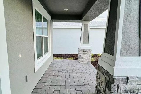 House in Apopka, Florida 5 bedrooms, 355.35 sq.m. № 1869256 - photo 5