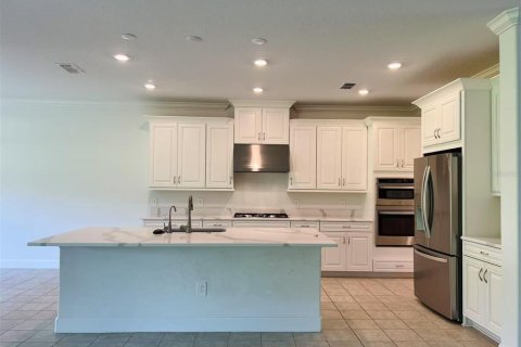 House in Apopka, Florida 5 bedrooms, 355.35 sq.m. № 1869256 - photo 10
