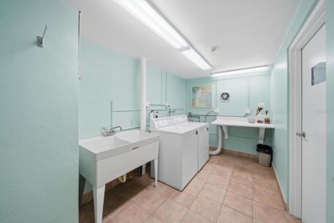 Condo in Saint Petersburg, Florida, 2 bedrooms № 2106561 - photo 26