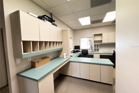 Immobilier commercial à louer à Venice, Floride: 99.03 m2 № 2388527 - photo 4