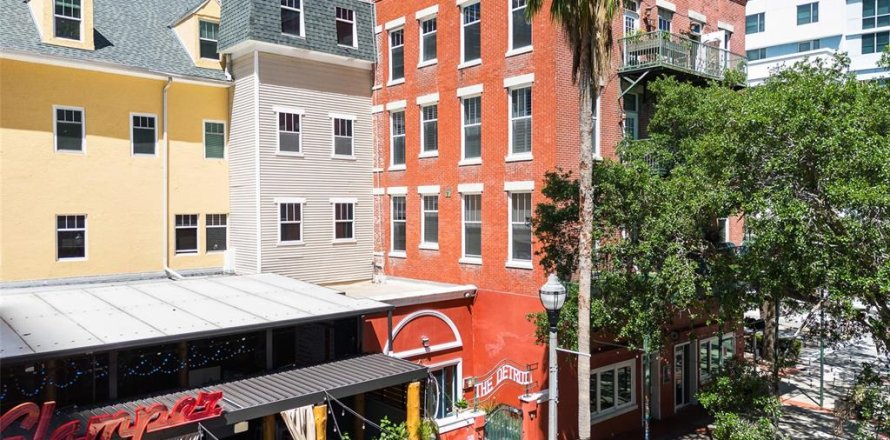 Condo à Saint Petersburg, Floride, 2 chambres № 1820463