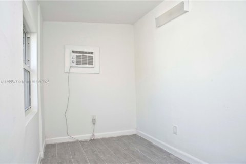 Casa en alquiler en Hollywood, Florida, 2 dormitorios, 60.39 m2 № 1877877 - foto 15