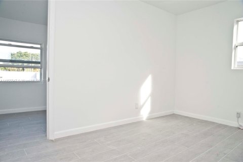 Casa en alquiler en Hollywood, Florida, 2 dormitorios, 60.39 m2 № 1877877 - foto 14