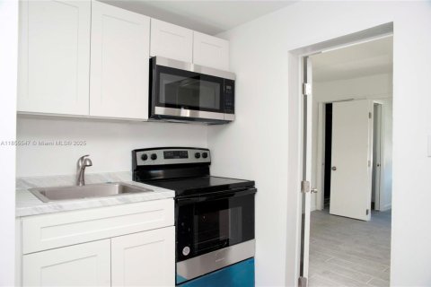 Casa en alquiler en Hollywood, Florida, 2 dormitorios, 60.39 m2 № 1877877 - foto 7