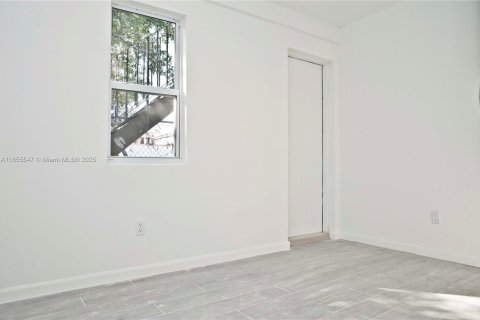 Casa en alquiler en Hollywood, Florida, 2 dormitorios, 60.39 m2 № 1877877 - foto 16