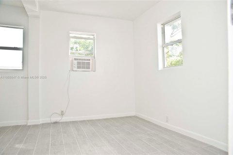 Casa en alquiler en Hollywood, Florida, 2 dormitorios, 60.39 m2 № 1877877 - foto 8