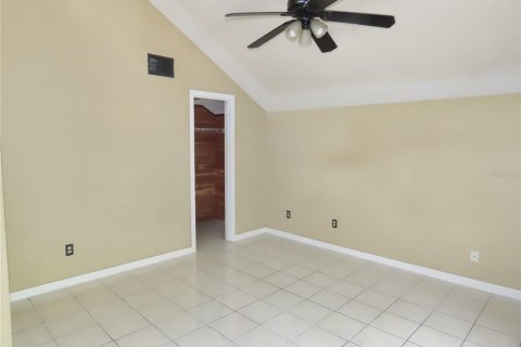 Villa ou maison à vendre à Pinellas Park, Floride: 3 chambres, 171.68 m2 № 1760324 - photo 15