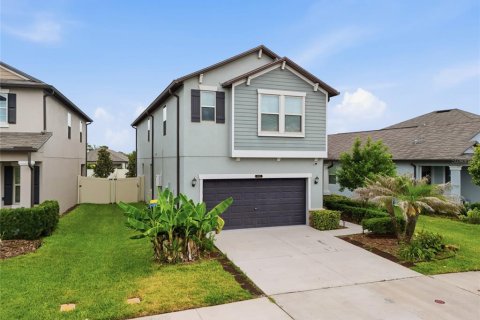 Casa en Land O' Lakes, Florida 4 dormitorios, 258.64 m2 № 2109414