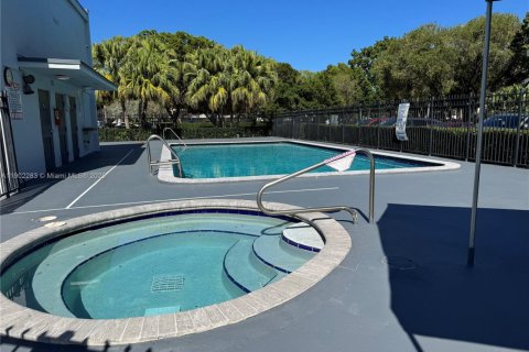 Condominio en venta en Tamarac, Florida, 2 dormitorios, 95.22 m2 № 1954203 - foto 30