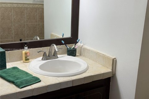 Condominio en venta en Tamarac, Florida, 2 dormitorios, 95.22 m2 № 1954203 - foto 16