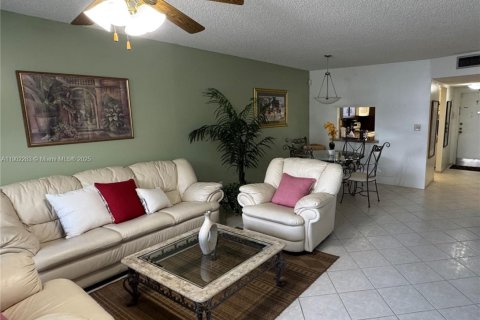 Condominio en venta en Tamarac, Florida, 2 dormitorios, 95.22 m2 № 1954203 - foto 10