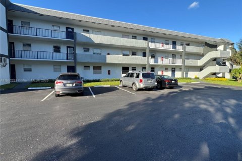 Condominio en venta en Tamarac, Florida, 2 dormitorios, 95.22 m2 № 1954203 - foto 26