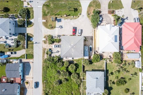 Duplex in New Smyrna Beach, Florida 5 bedrooms, 361.2 sq.m. № 1325143 - photo 5