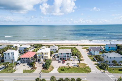 Duplex in New Smyrna Beach, Florida 5 bedrooms, 361.2 sq.m. № 1325143 - photo 6