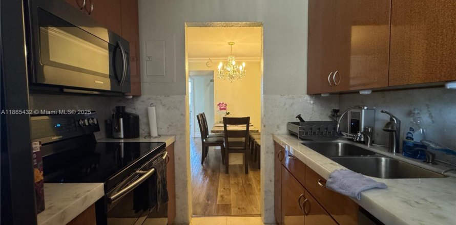Condominio en Hollywood, Florida, 1 dormitorio № 1893319