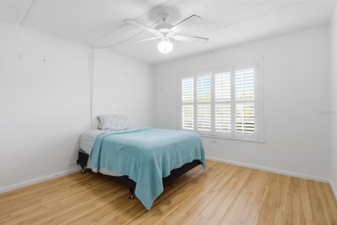 Condo in Inverness, Florida, 2 bedrooms № 2094406 - photo 24