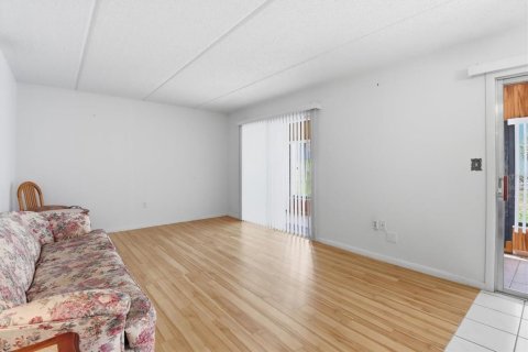 Condo in Inverness, Florida, 2 bedrooms № 2094406 - photo 18